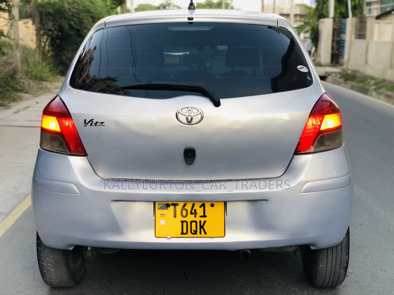 Toyota Vitz 2006 Pink