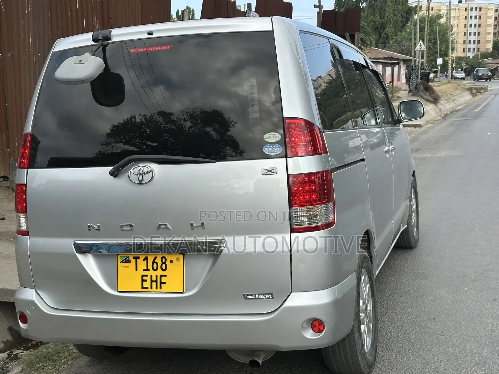 Toyota Noah 2.0 FWD (8 Seater) 2005 Silver