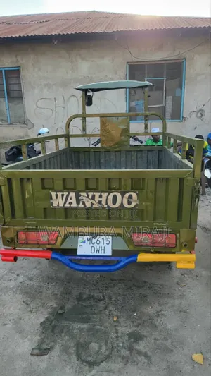 Bajaj Avenger 200 2025 Green