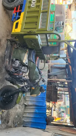 Bajaj Avenger 200 2025 Green