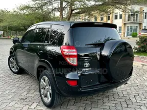 Toyota RAV4 2010 Black