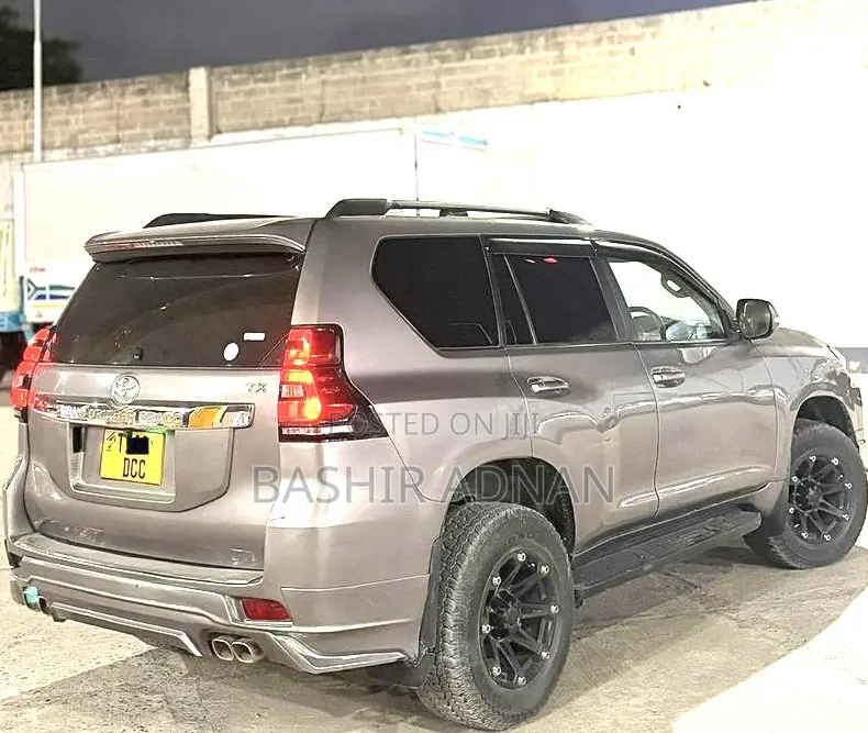 Toyota Land Cruiser Prado 2.7 i 2013 Gold