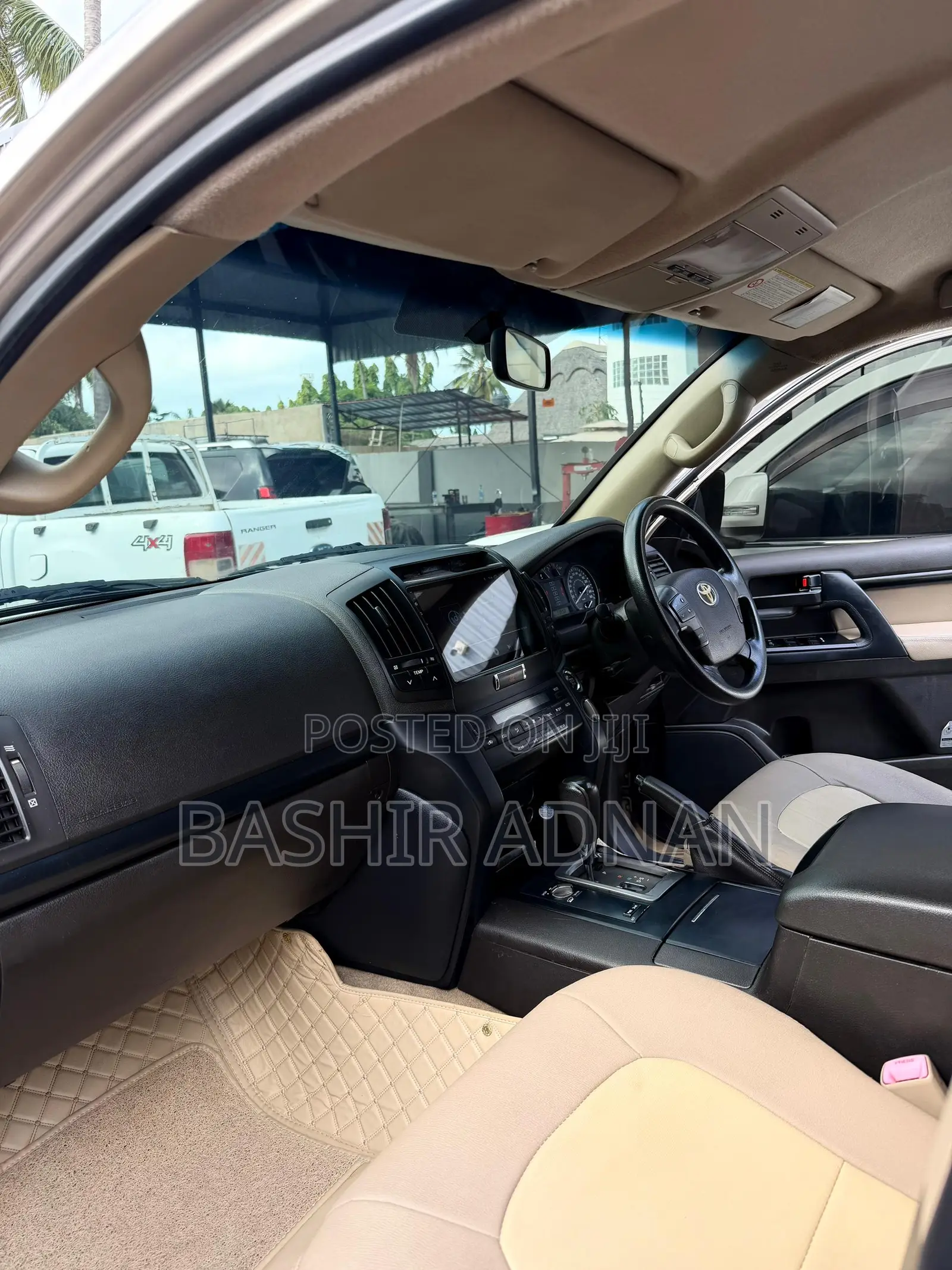 Toyota Land Cruiser 4.5 V8 TD STD 2010 Gold