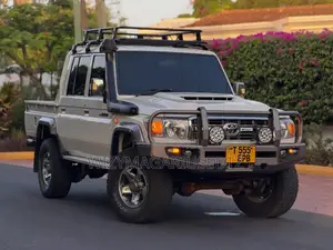 Toyota Land Cruiser 79 Series 2019 Off white