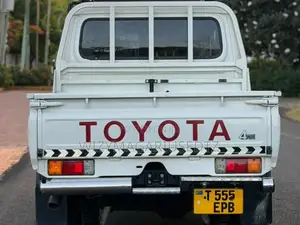 Toyota Land Cruiser 79 Series 2019 Off white