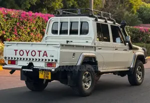Toyota Land Cruiser 79 Series 2019 Off white