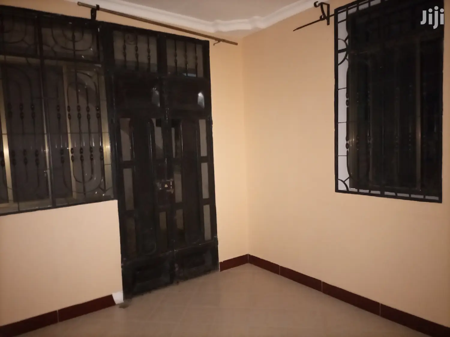 2bedrooms,Livingroom,Kitchen and Public Toilet