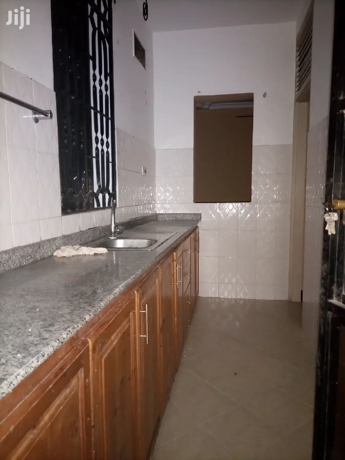 2bedrooms,Livingroom,Kitchen and Public Toilet