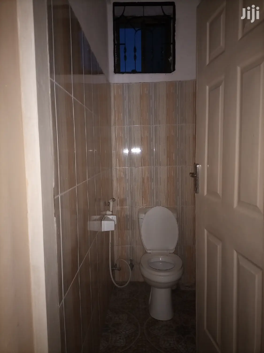 2bedrooms,Livingroom,Kitchen and Public Toilet