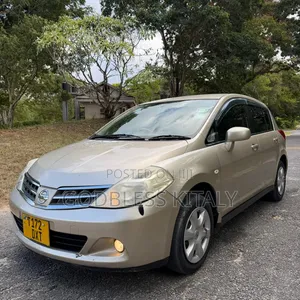 Nissan Tiida 1.5L 16V 2010 Gold