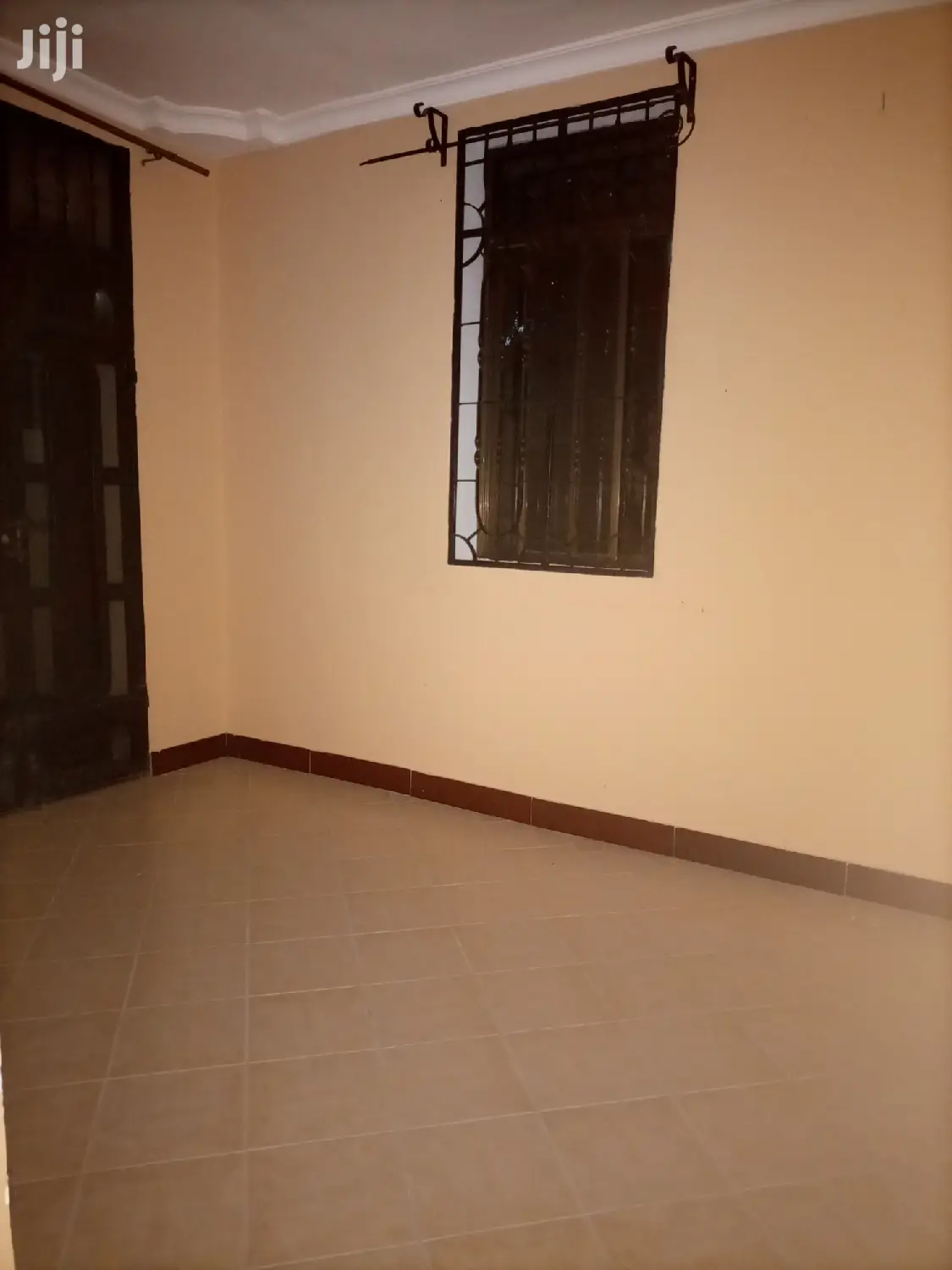 2bedrooms,Livingroom,Kitchen and Public Toilet