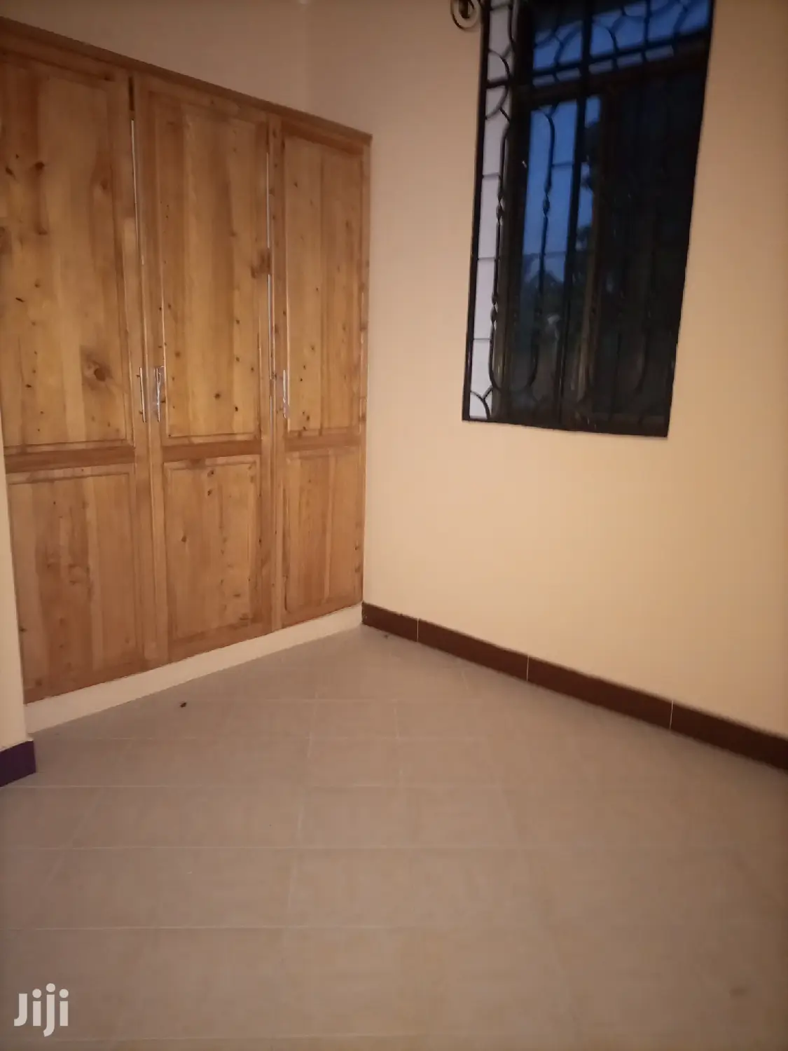 2bedrooms,Livingroom,Kitchen and Public Toilet