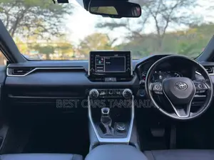 Toyota RAV4 Plug-In Hybrid 2025 White