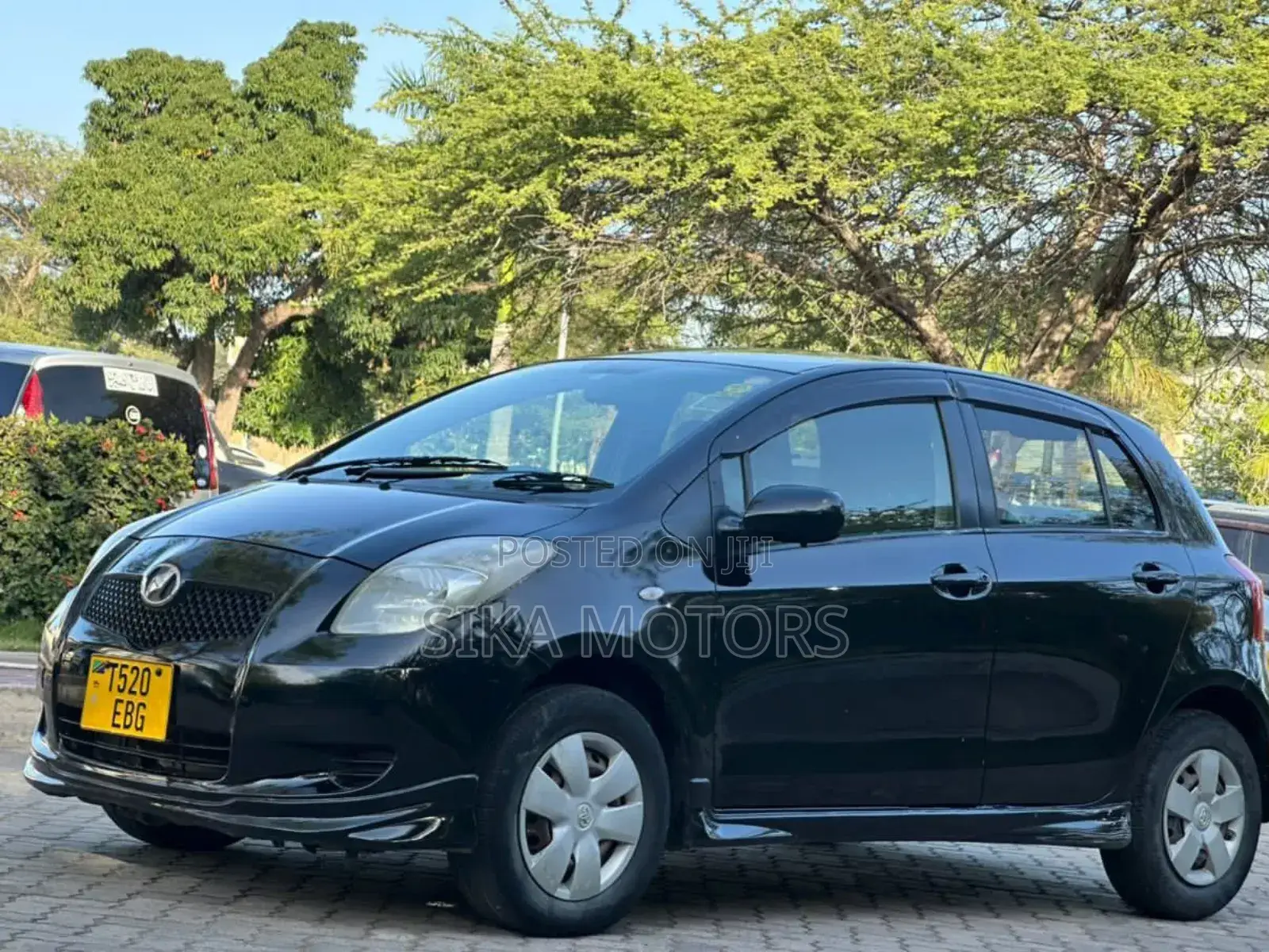 Toyota Vitz 1.3 AWD 5dr 2009 Black