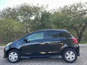 Toyota Vitz 1.3 AWD 5dr 2009 Black