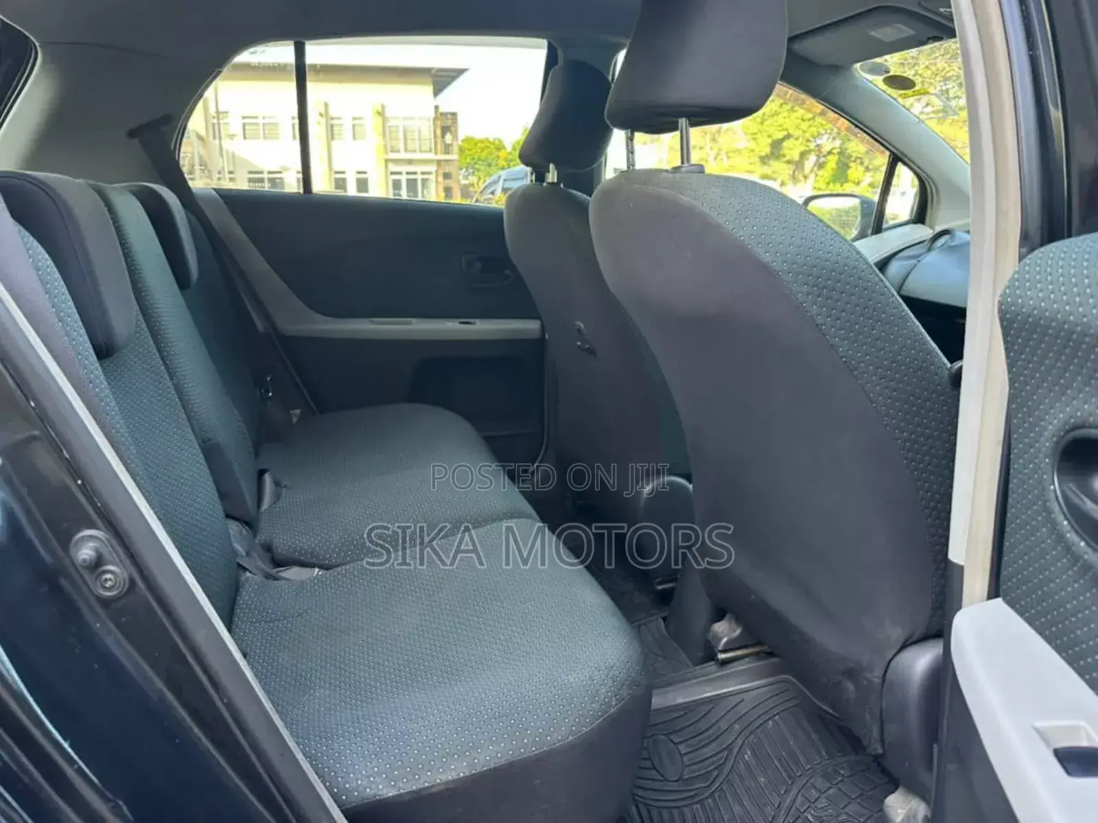 Toyota Vitz 1.3 AWD 5dr 2009 Black