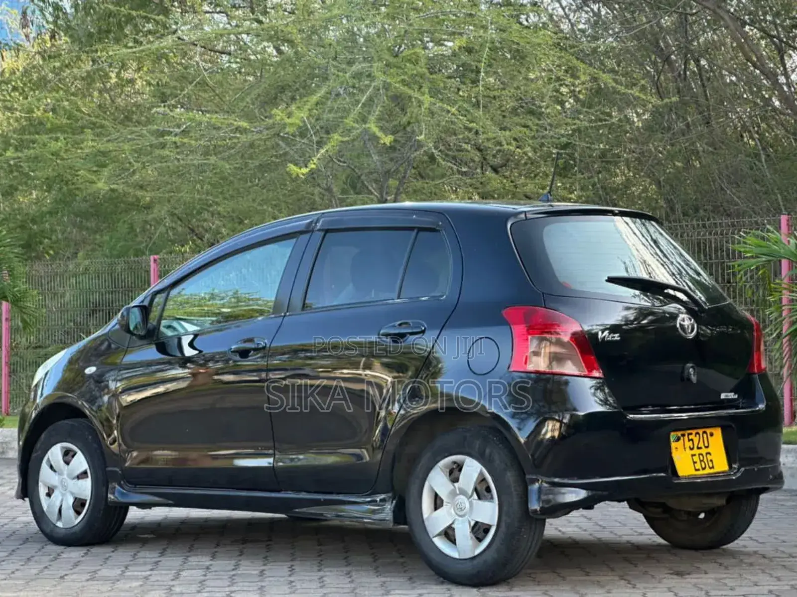 Toyota Vitz 1.3 AWD 5dr 2009 Black