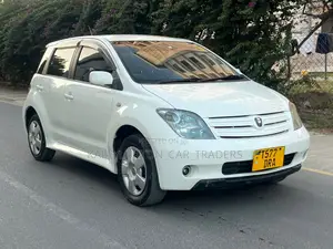 Toyota IST 2003 White