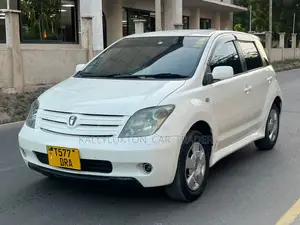 Toyota IST 2003 White