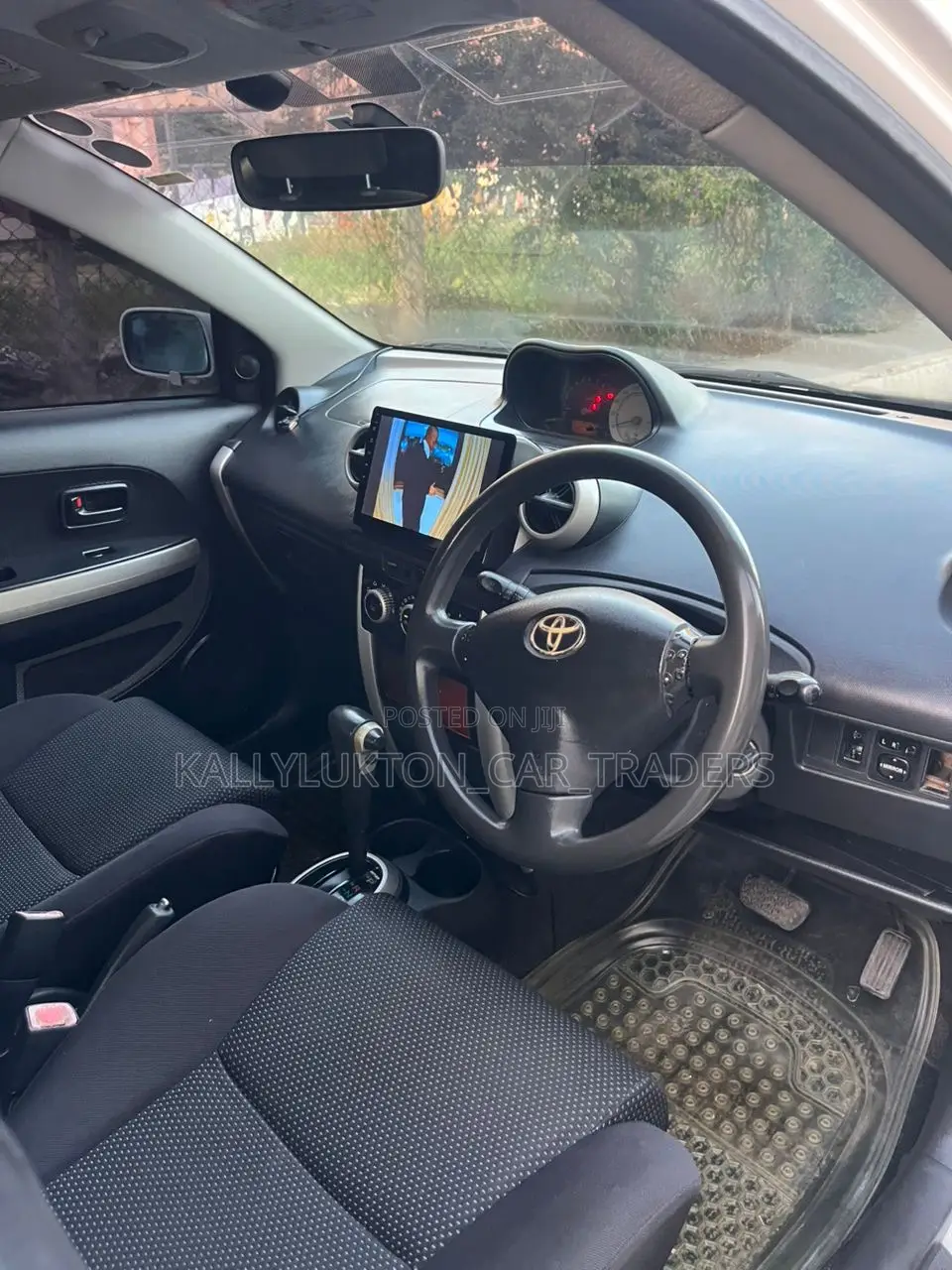 Toyota IST 2003 White