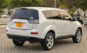 Mitsubishi Outlander 2006 White