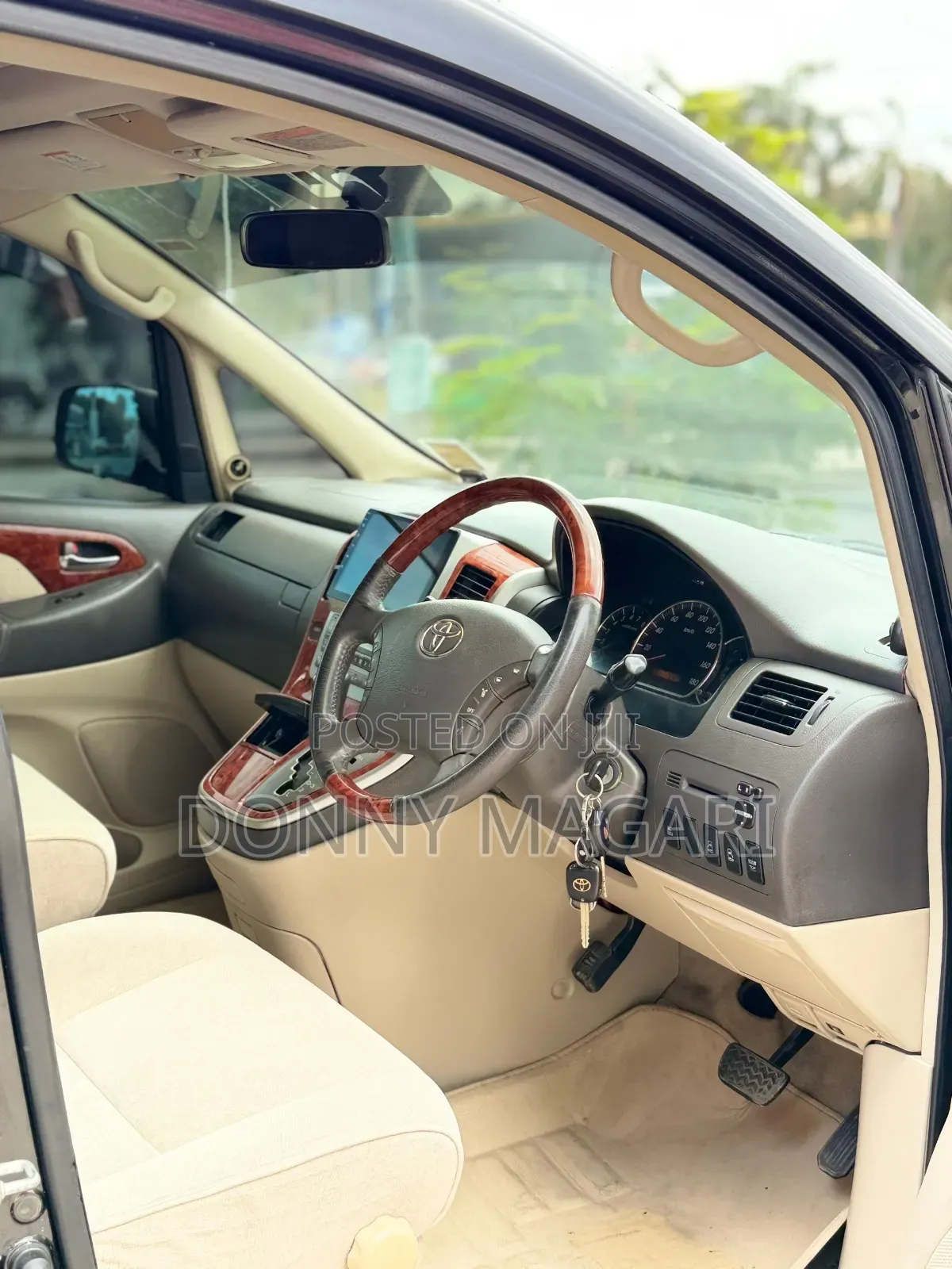 Toyota Alphard 2.4 Petrol AWD 2005 Black