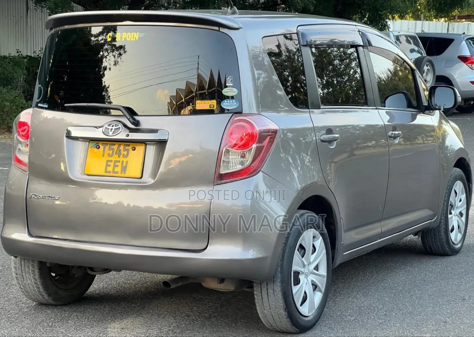 Toyota Ractis 2010 Gray