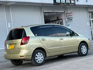 Toyota Corolla Spacio 2006 Gold