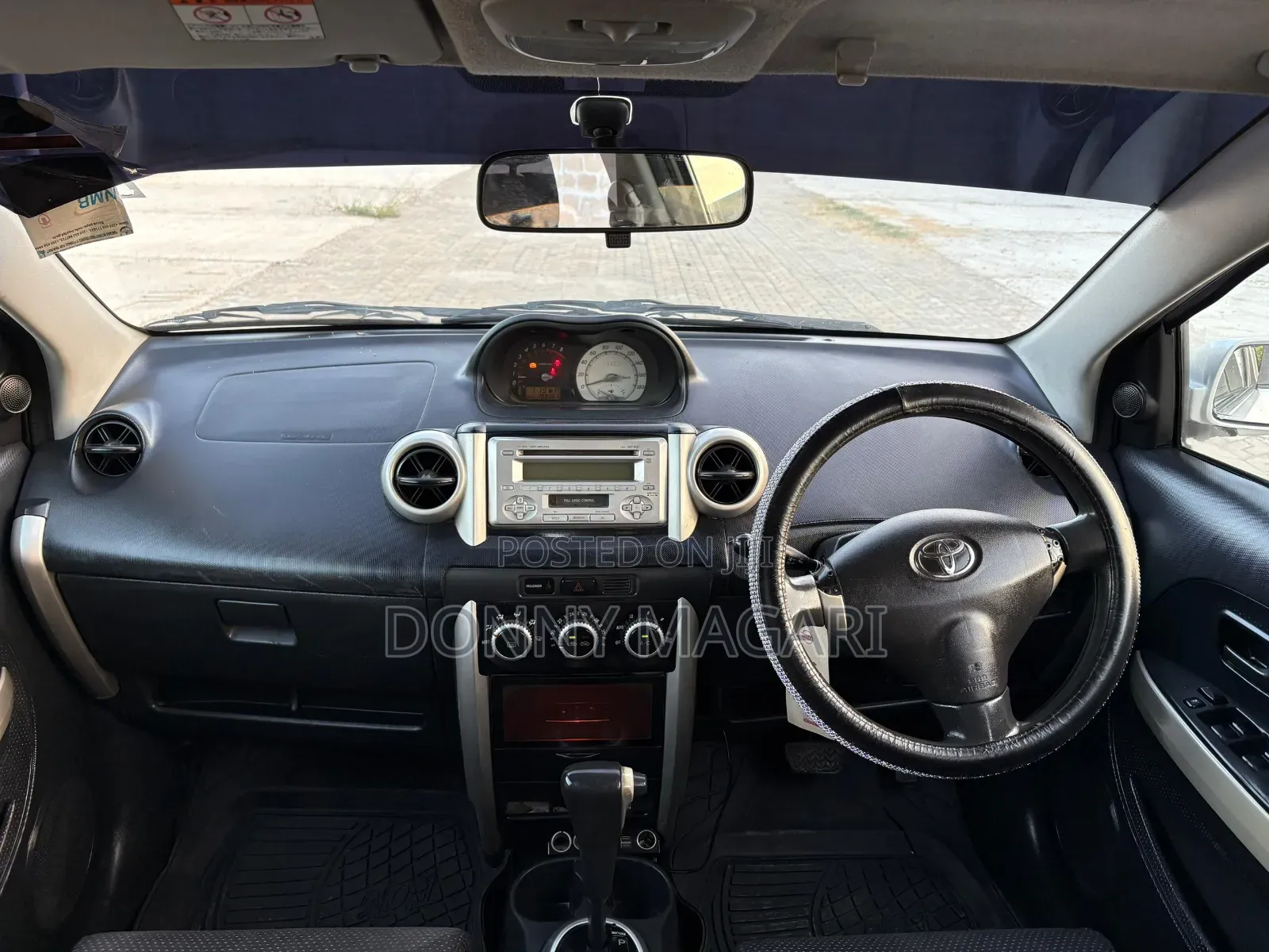 Toyota IST 2005 Silver