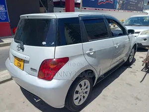 Toyota IST 2005 Silver