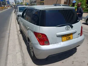 Toyota IST 2005 Silver
