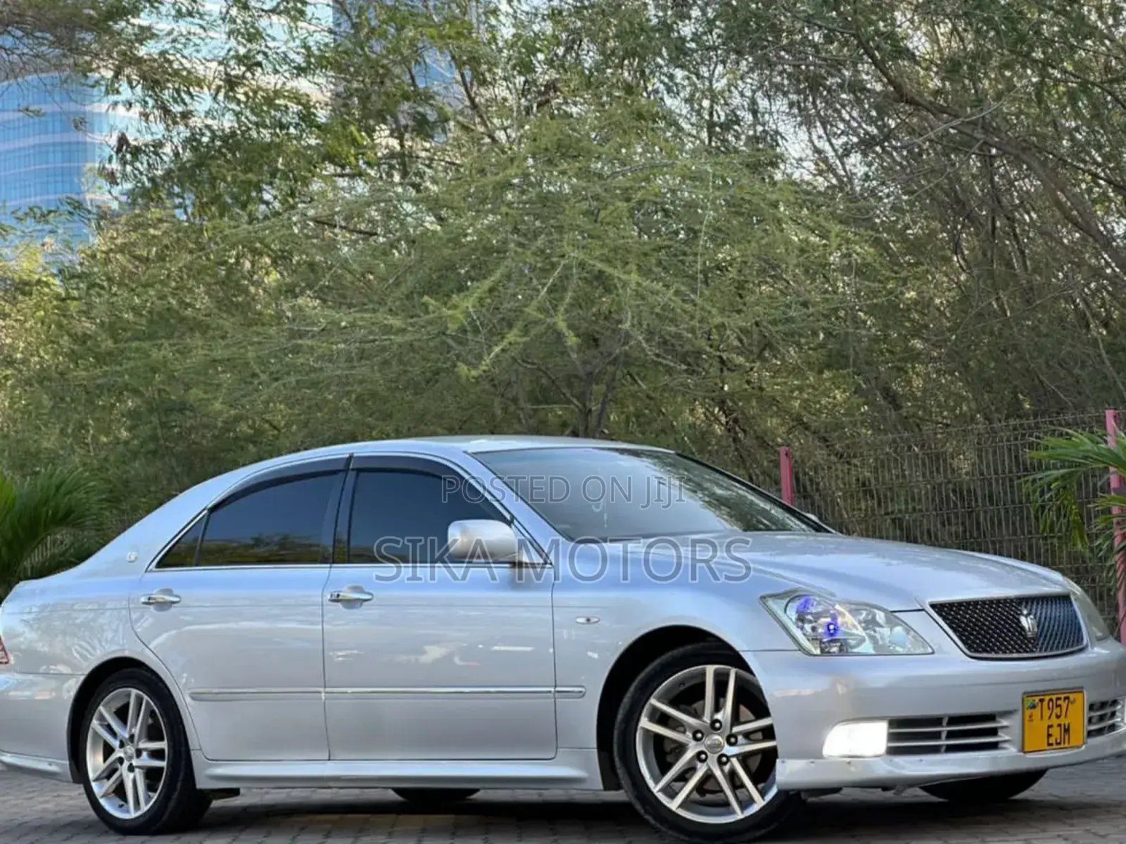 Toyota Crown Royale 2005 Silver