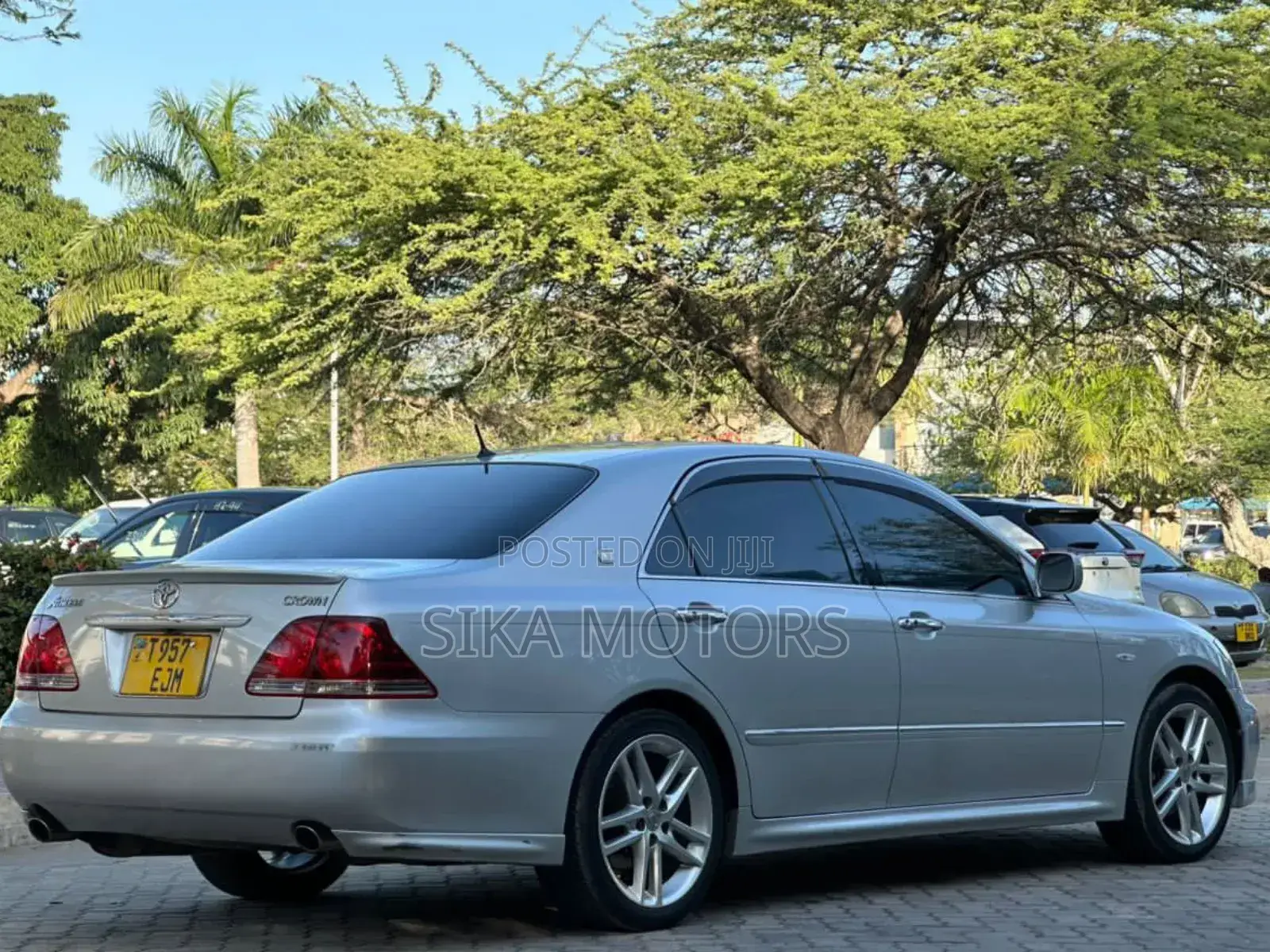 Toyota Crown Royale 2005 Silver