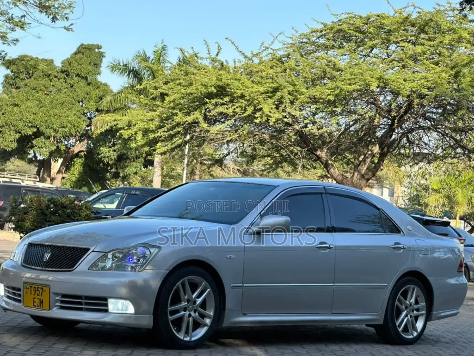 Toyota Crown Royale 2005 Silver