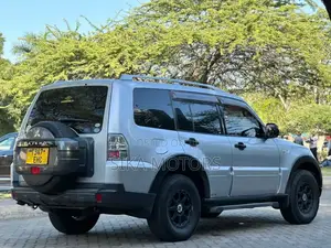 Mitsubishi Pajero 2006 Silver