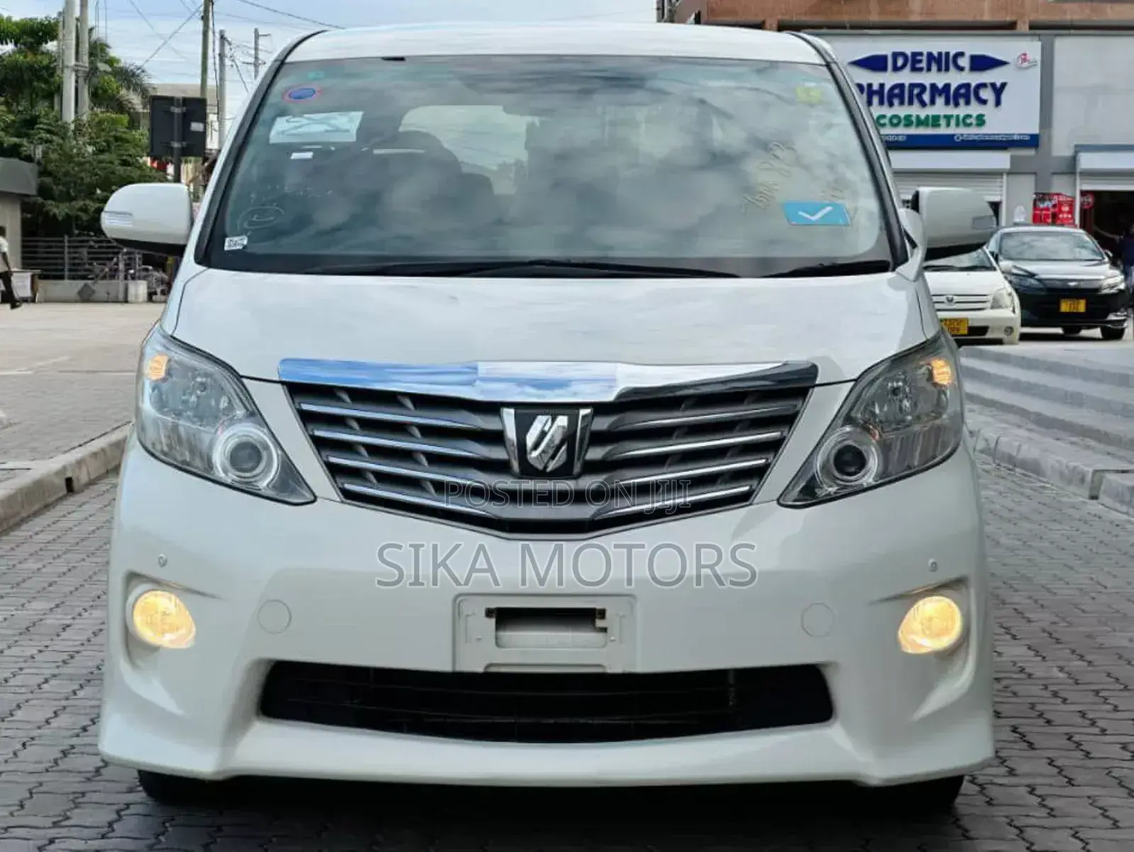 Toyota Alphard 2.4 Petrol AWD 2010 White