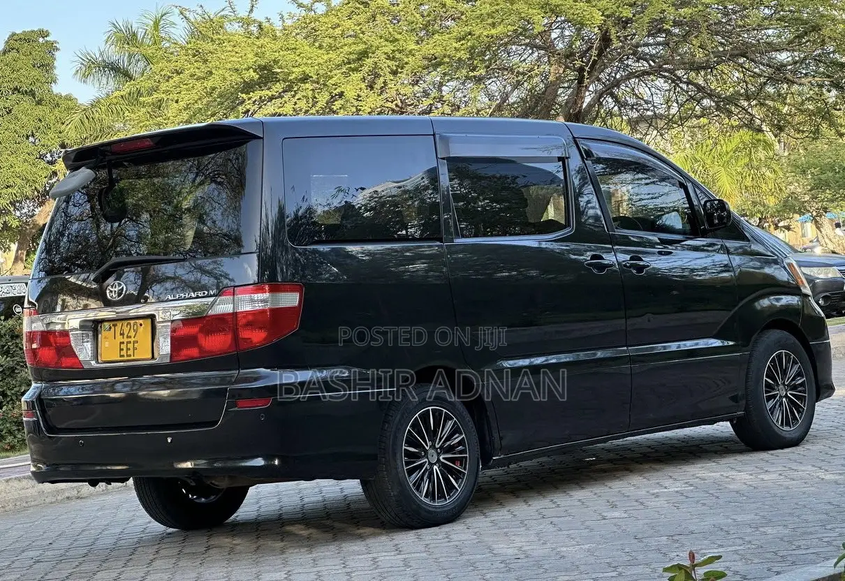 Toyota Alphard 2.4 Petrol FWD 2004 Black