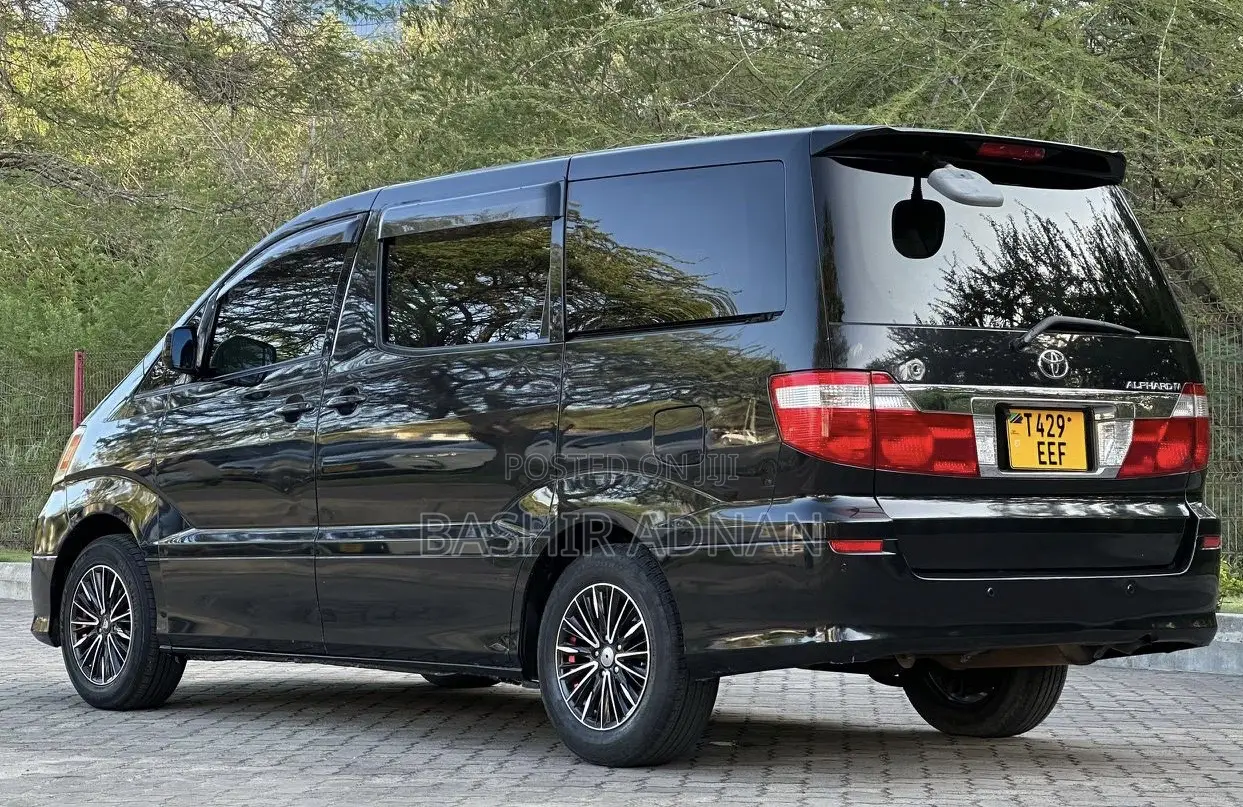 Toyota Alphard 2.4 Petrol FWD 2004 Black
