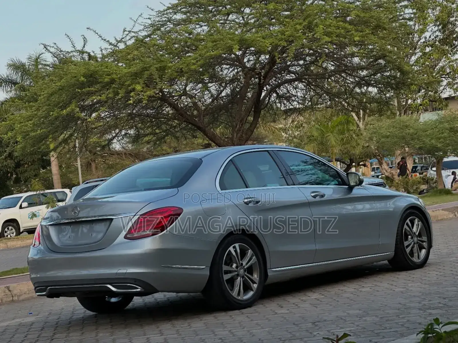 Mercedes-Benz C200 2015 Silver
