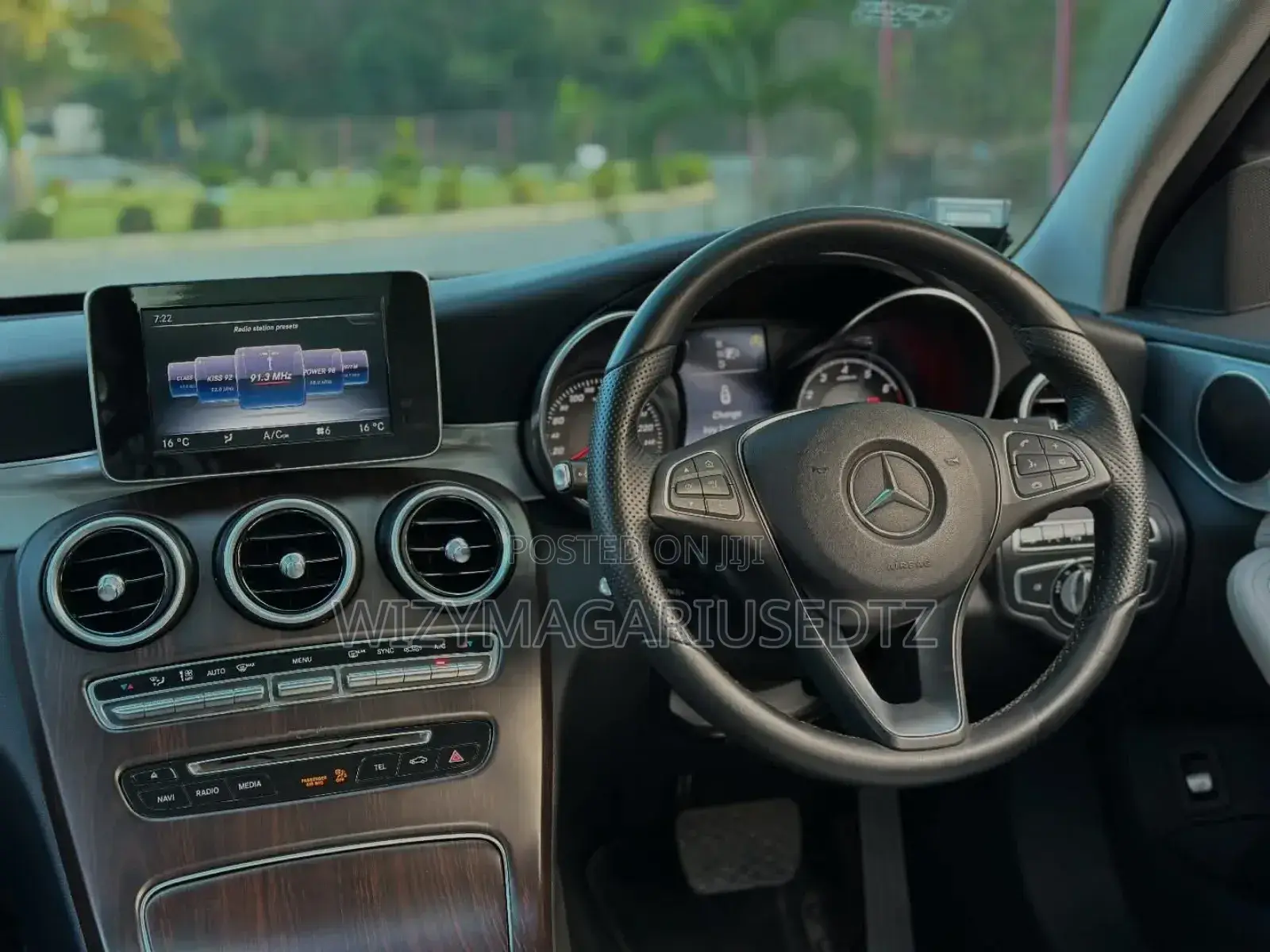 Mercedes-Benz C200 2015 Silver