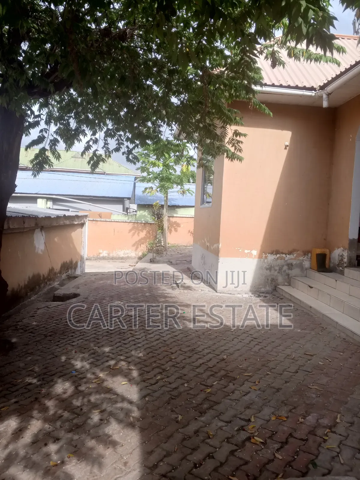 10bdrm House in Carter Real Estate, Kimara for sale