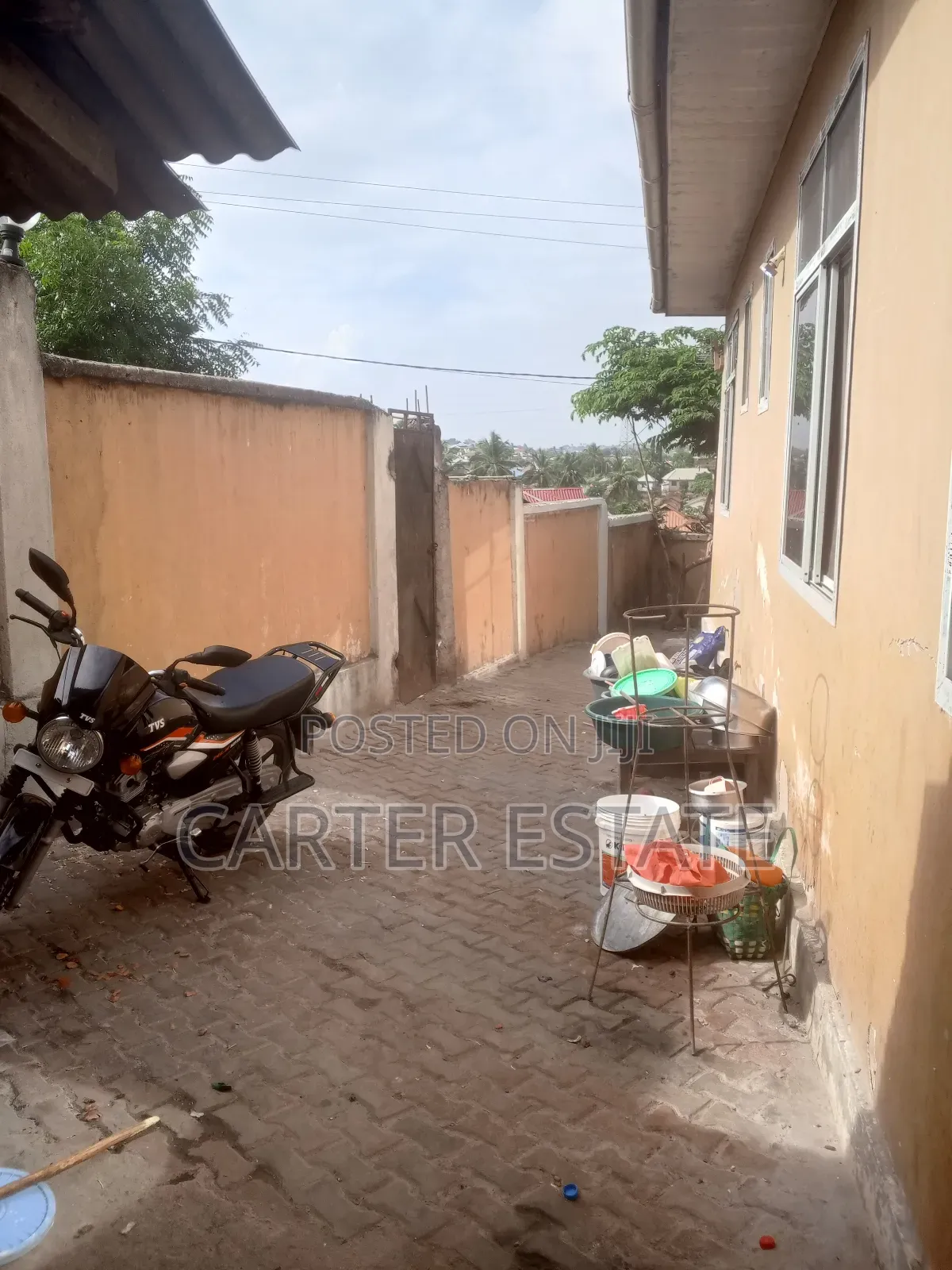 10bdrm House in Carter Real Estate, Kimara for sale