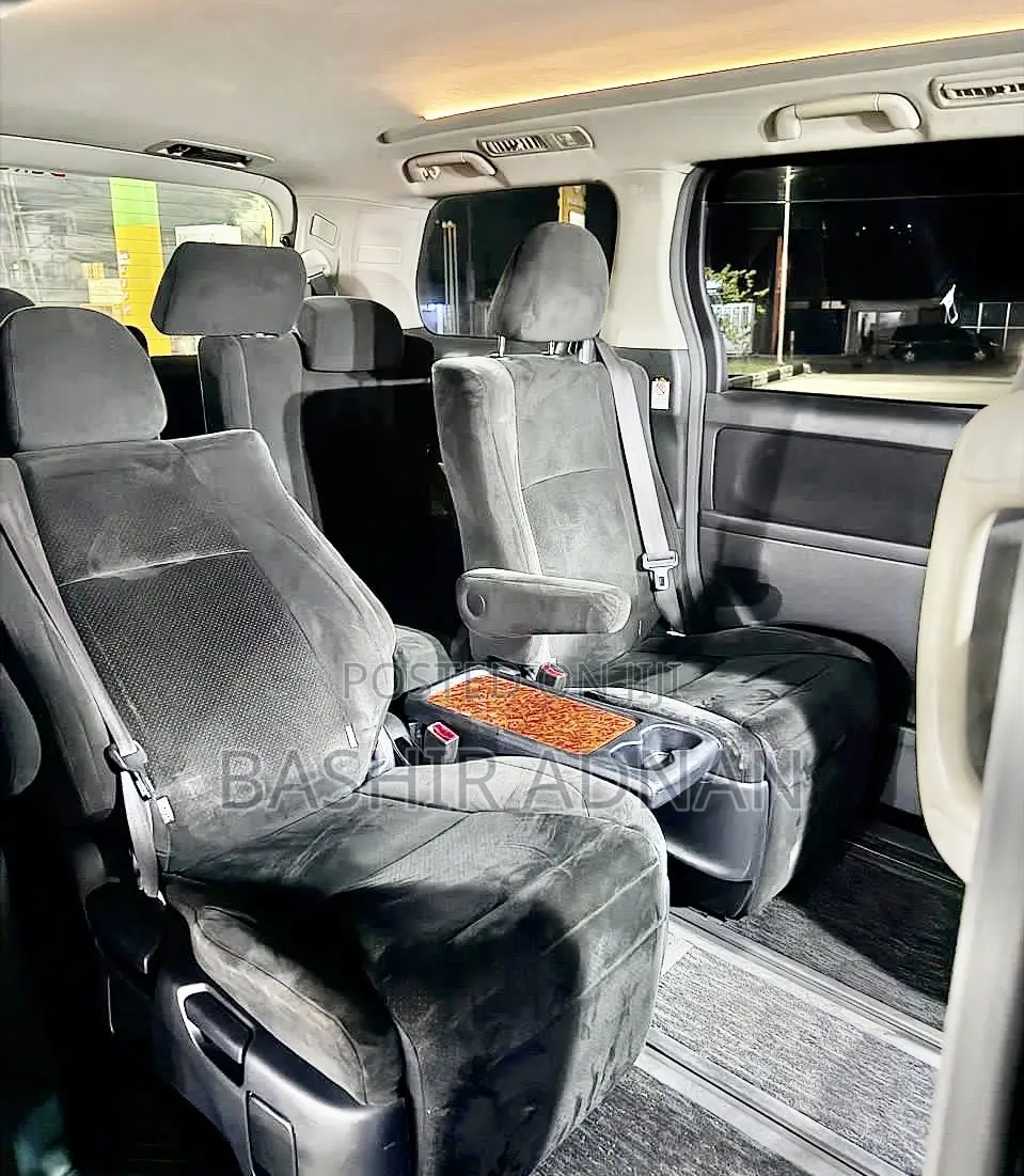 Toyota Vellfire 2008 Gray
