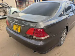 Toyota Crown 2006 Black
