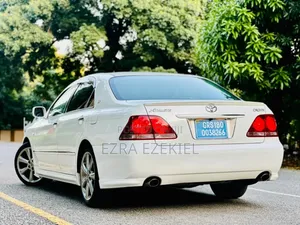 Toyota Crown 2006 White