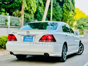 Toyota Crown 2006 White