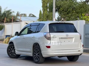 Toyota RAV4 2008 White