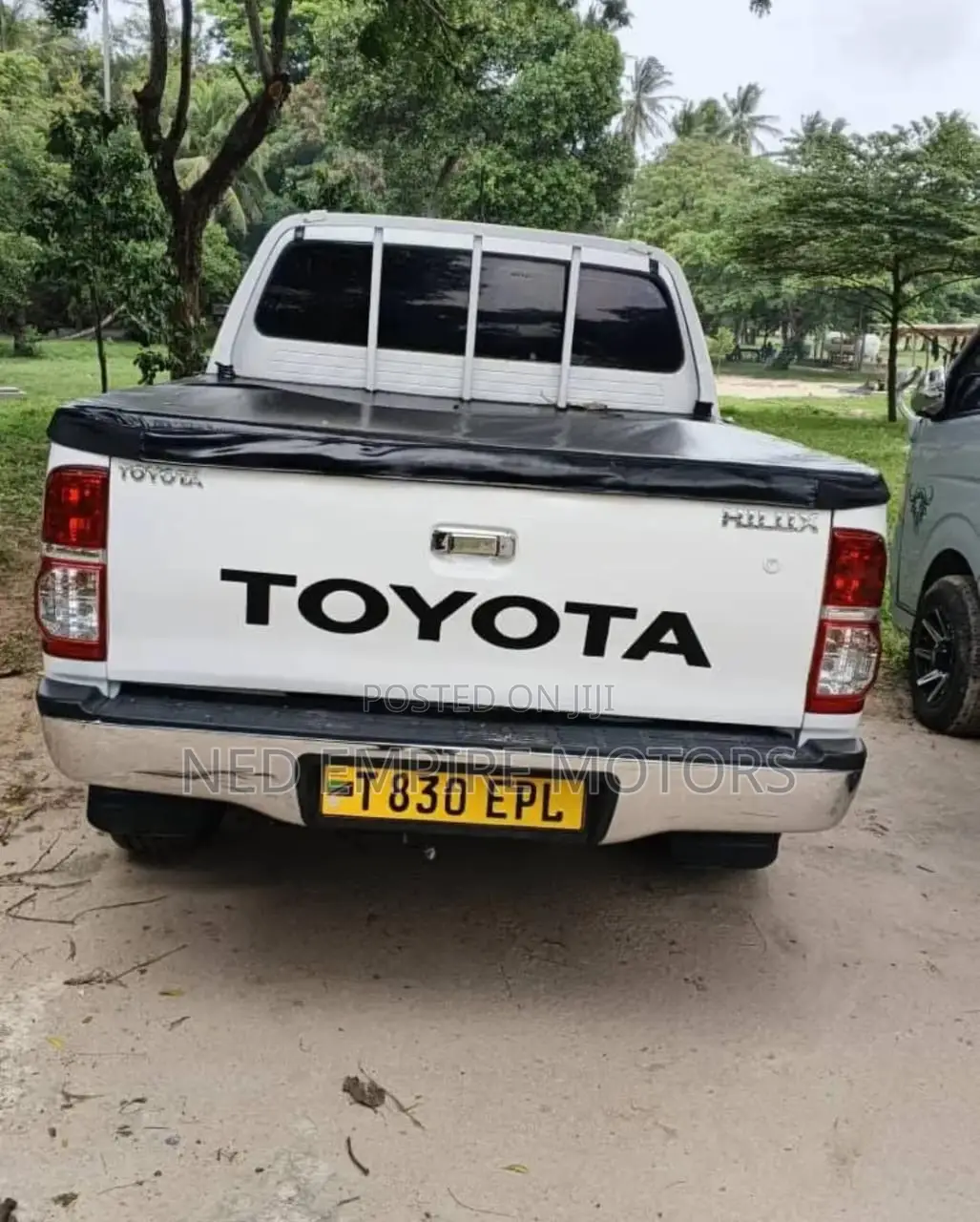 Toyota Hilux 2013 White