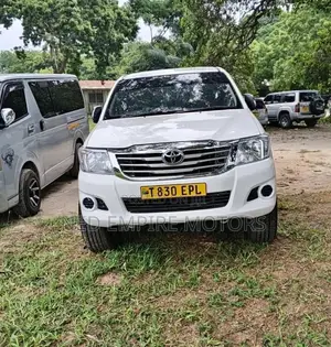 Toyota Hilux 2013 White