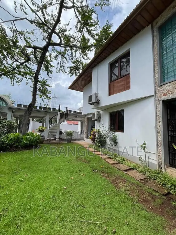 10bdrm Apartment in Upanga for rent